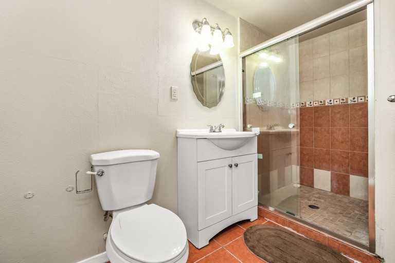 1519 Schley Ave #1 - Photo 6 of 20