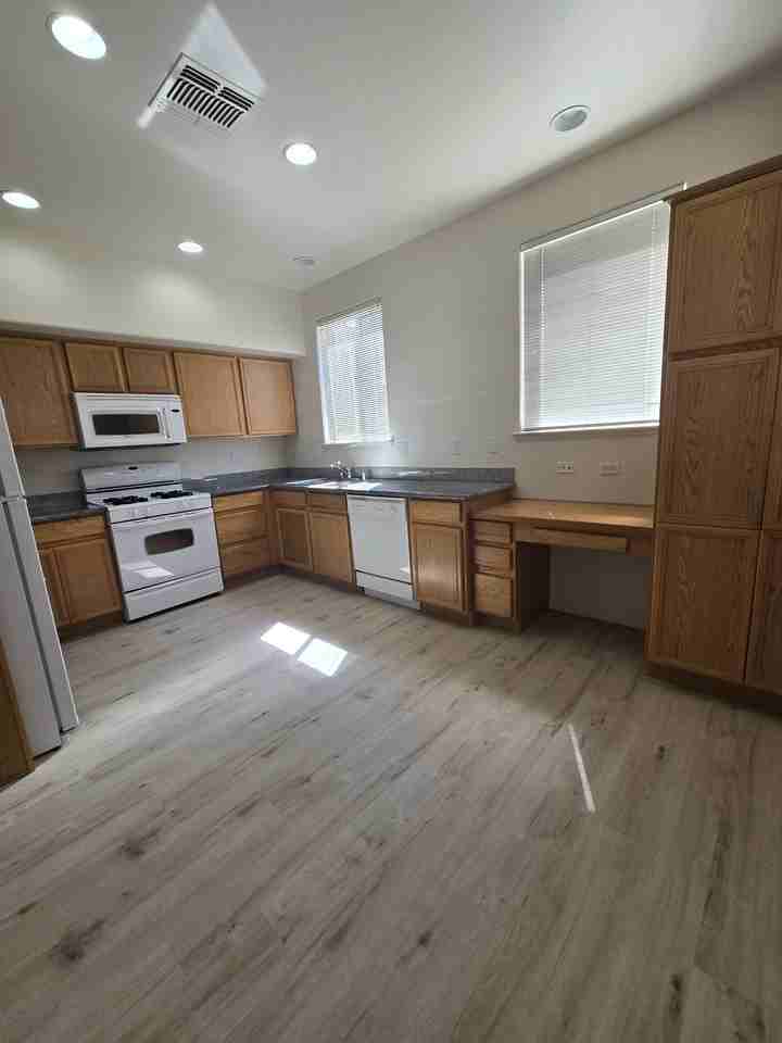 1751 Pinewood Dr #3D - Photo 4 of 12