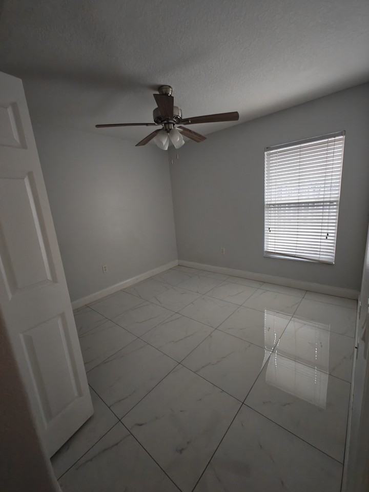 5569 Berwood Dr #NA - Photo 4 of 10