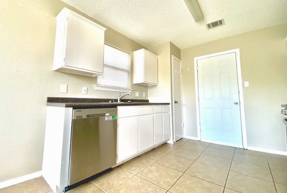 1703 Sylvia Ln #NA - Photo 6 of 22