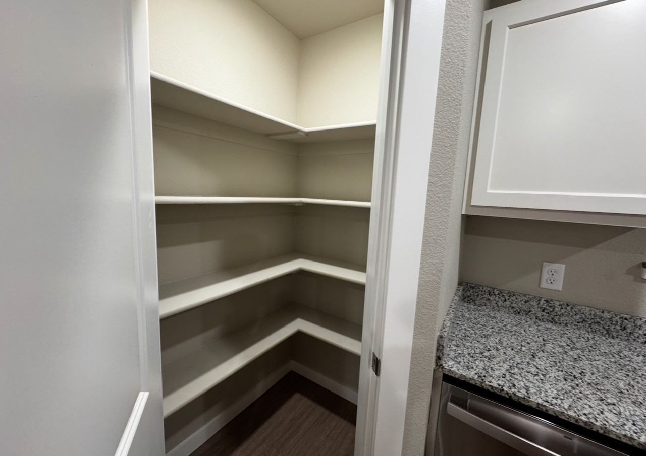 1120 Seals St #C - Photo 6 of 7