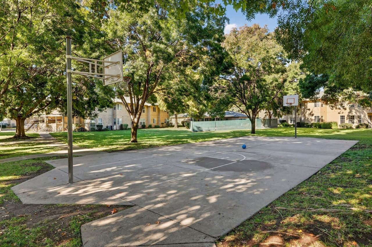 Oak Meadow Apartments - Photo 7 of 50