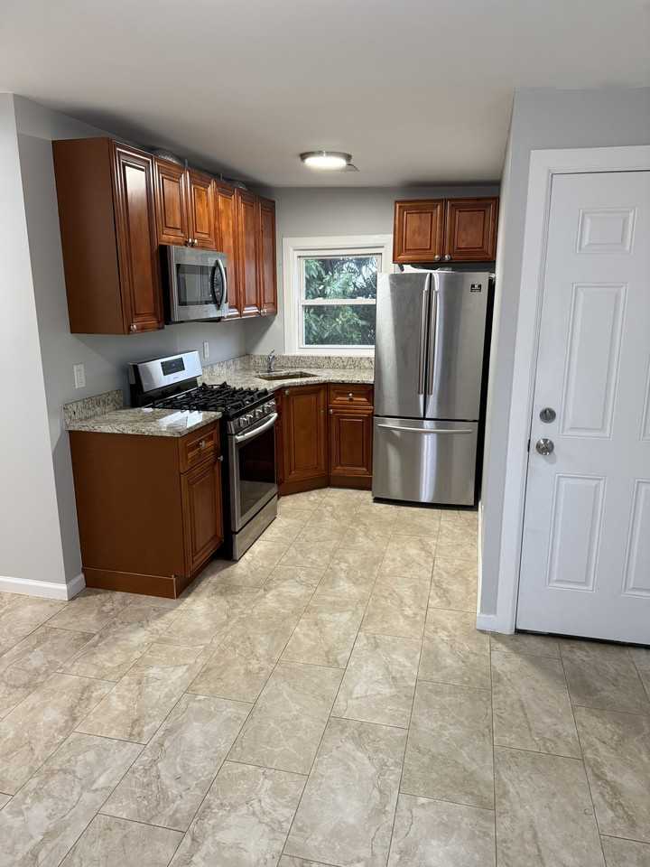 230 N Maple Ave #3 - Photo 7 of 8