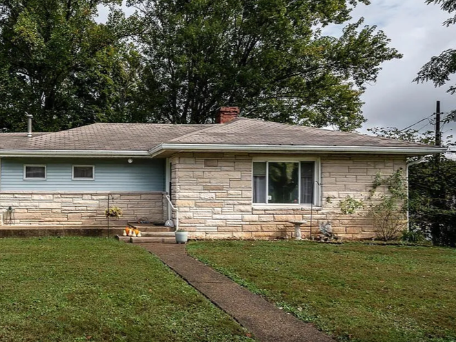 314 W Association St #A - Photo 2 of 10