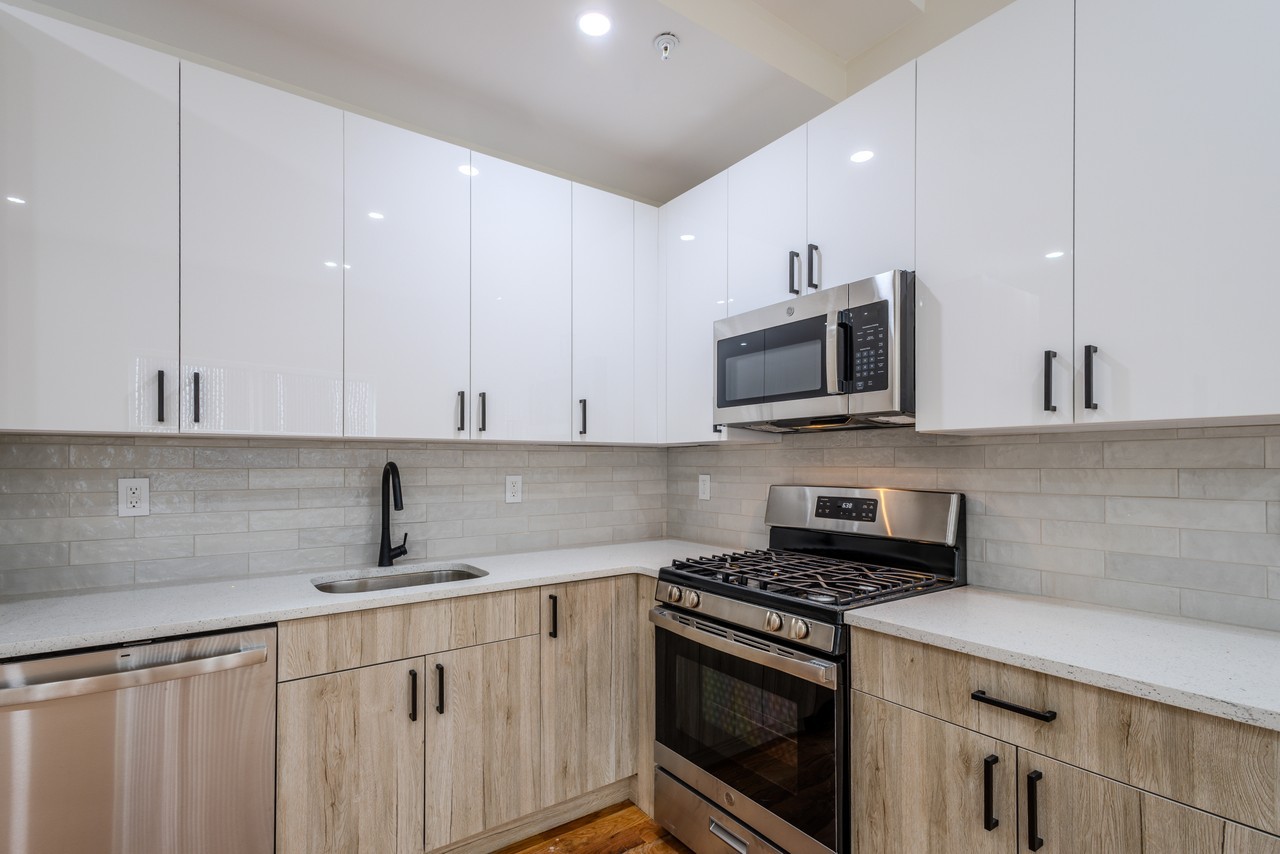145 Roseville Ave #1 - Photo 4 of 16