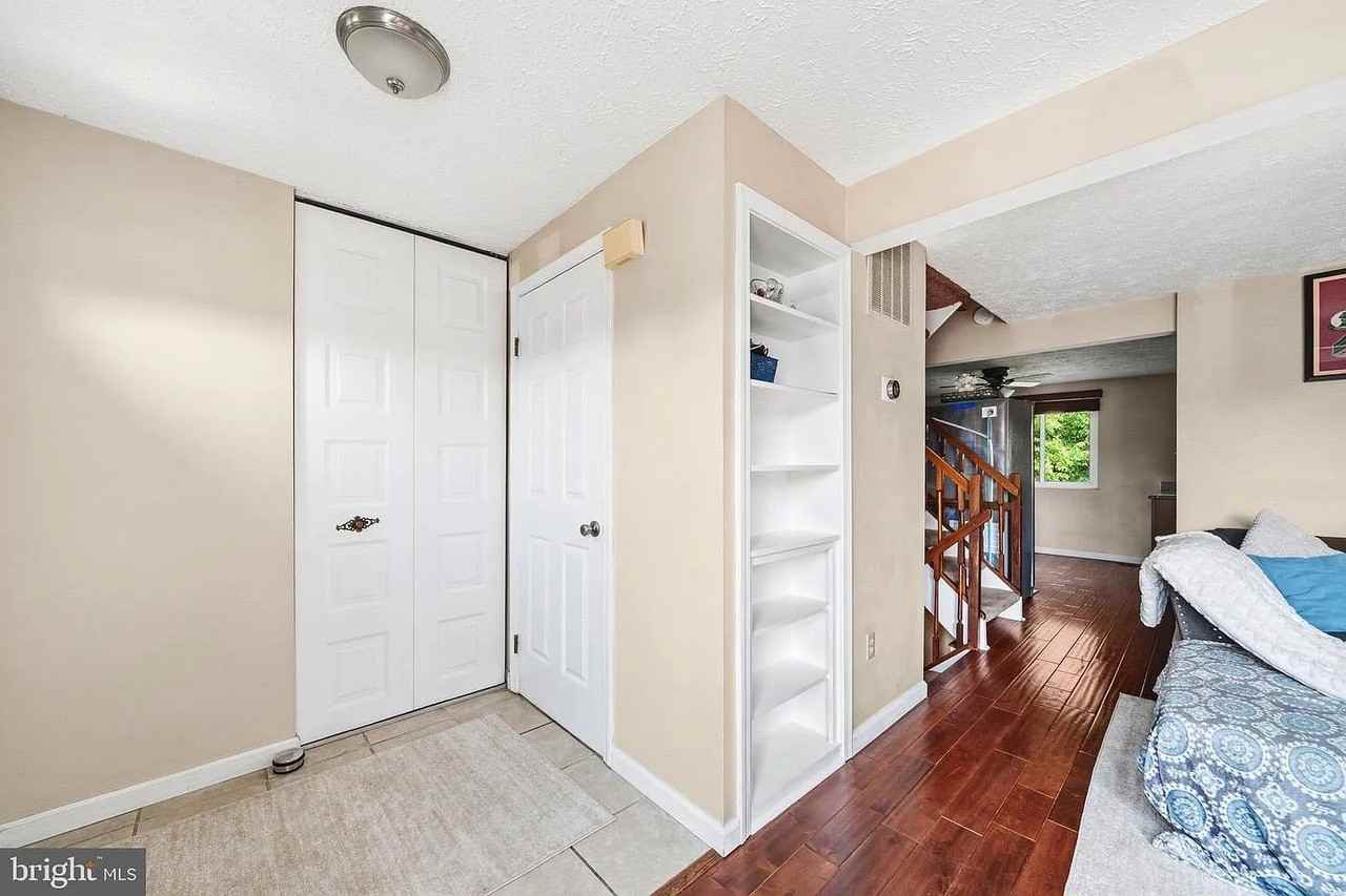 7037 Hames Ct - Photo 4 of 21