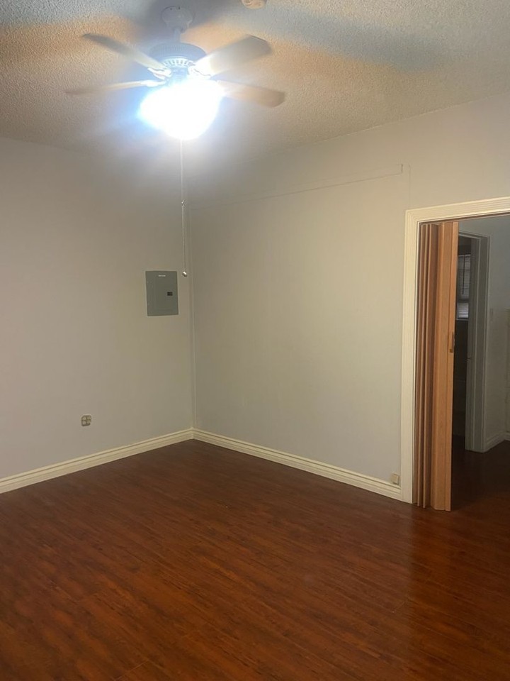Isabel Apartments, LLC - Photo 7 of 26