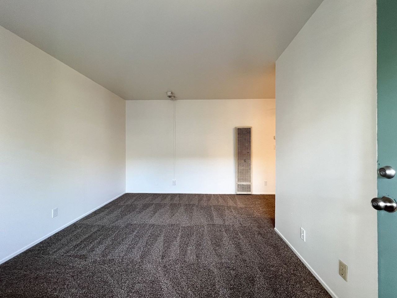 Bridgeview Apartments - Photo 3 of 25