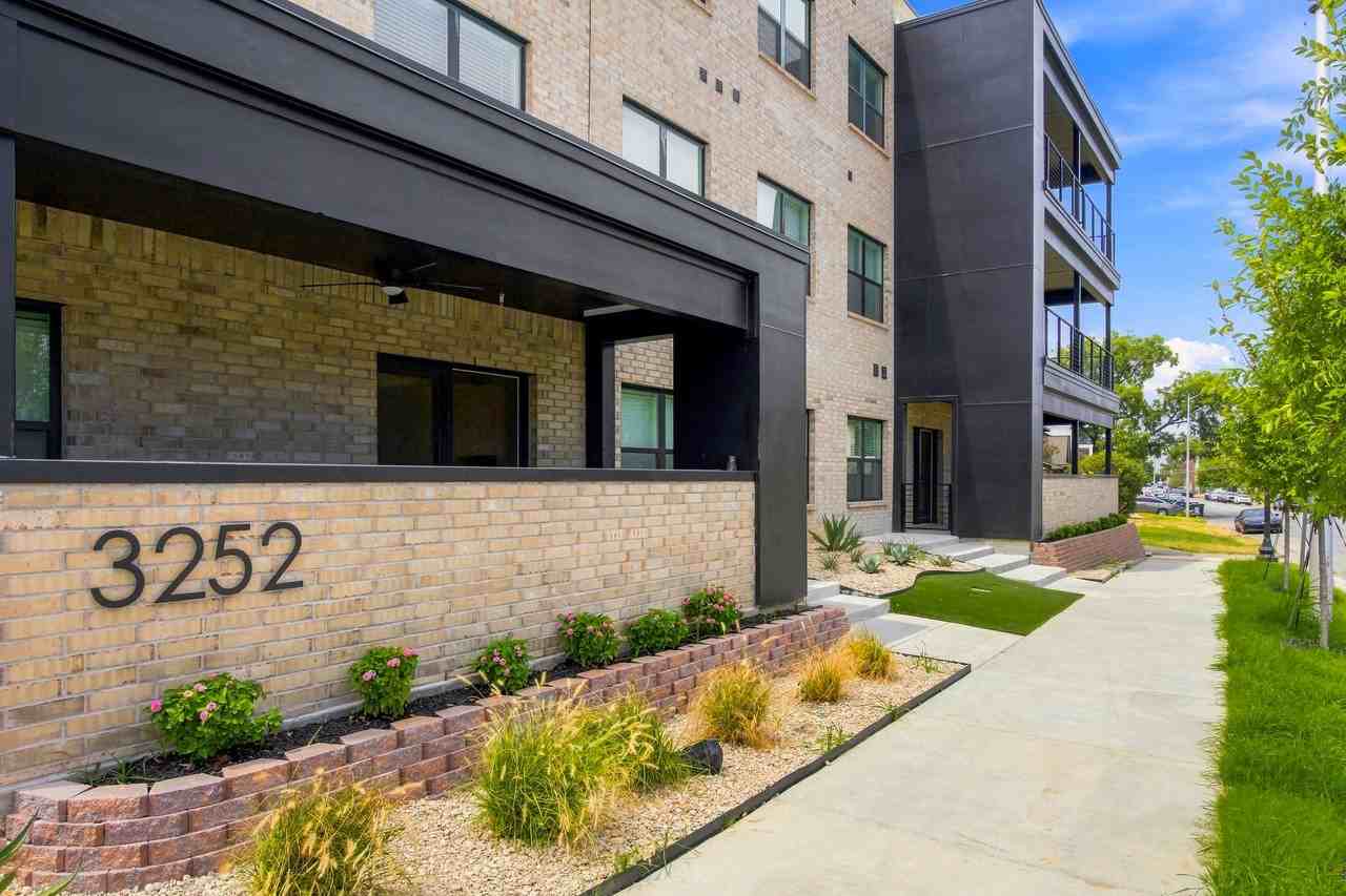 3252 Mccart Ave - Photo 2 of 50