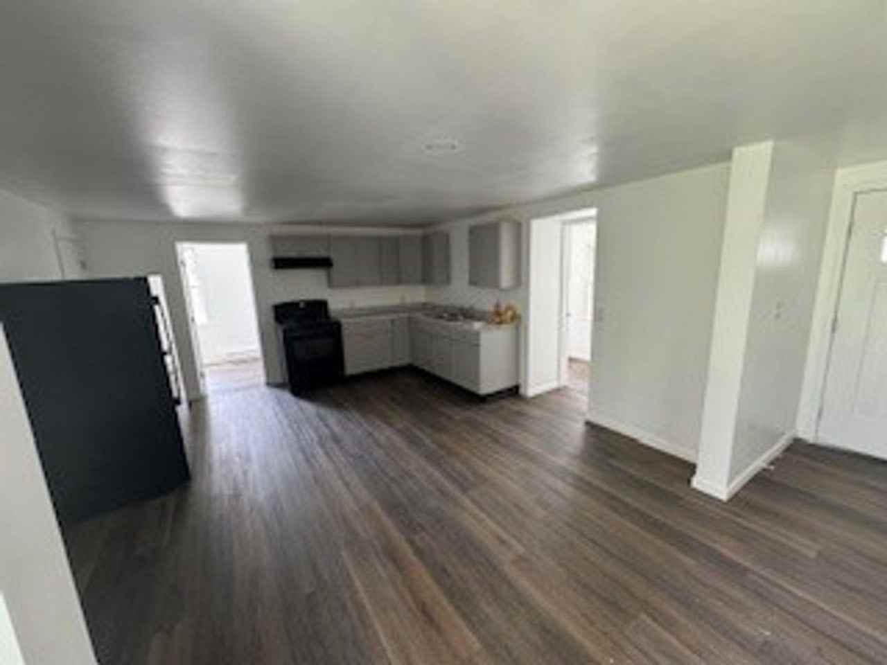 140 E Market Street - Photo 2 of 15