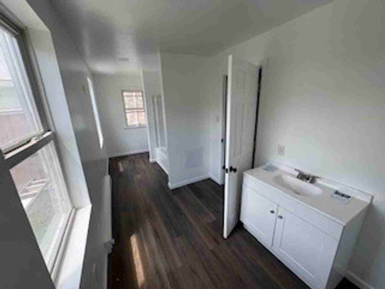 140 E Market Street - Photo 3 of 15