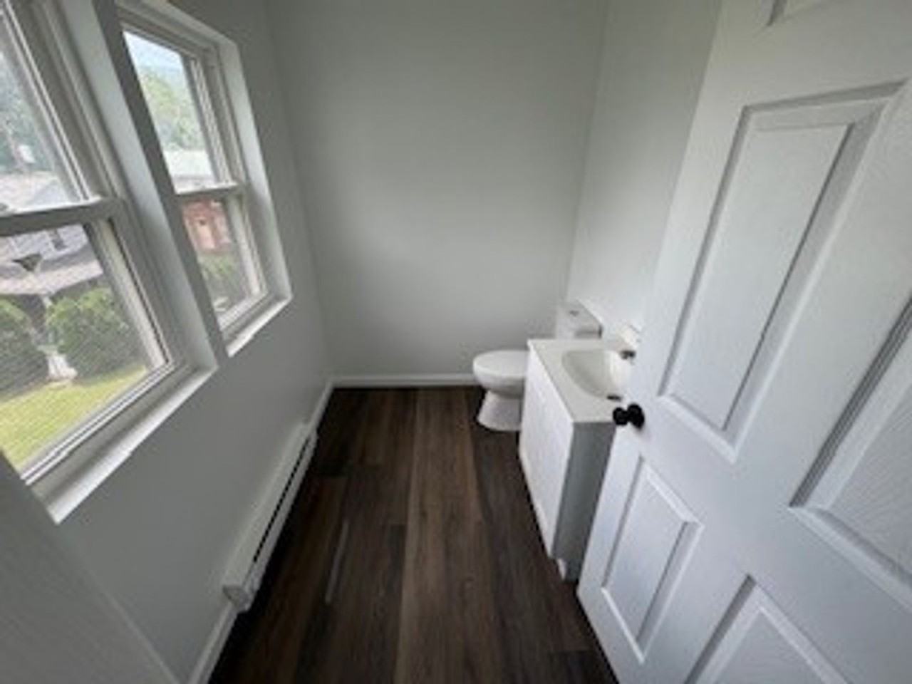 140 E Market Street - Photo 4 of 15