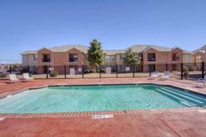 featured image of 1000 E Monahans St