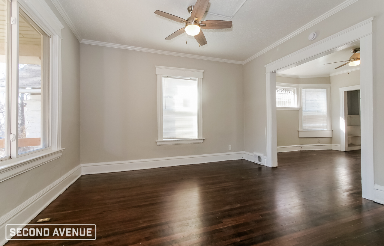 2530 Mersington Ave - Photo 2 of 16