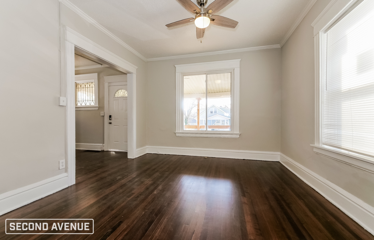 2530 Mersington Ave - Photo 3 of 16