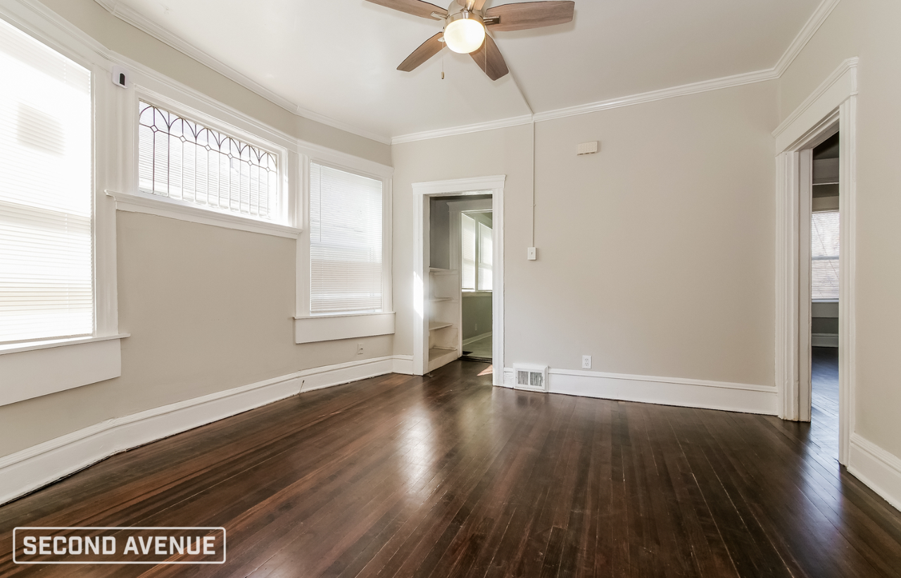 2530 Mersington Ave - Photo 4 of 16