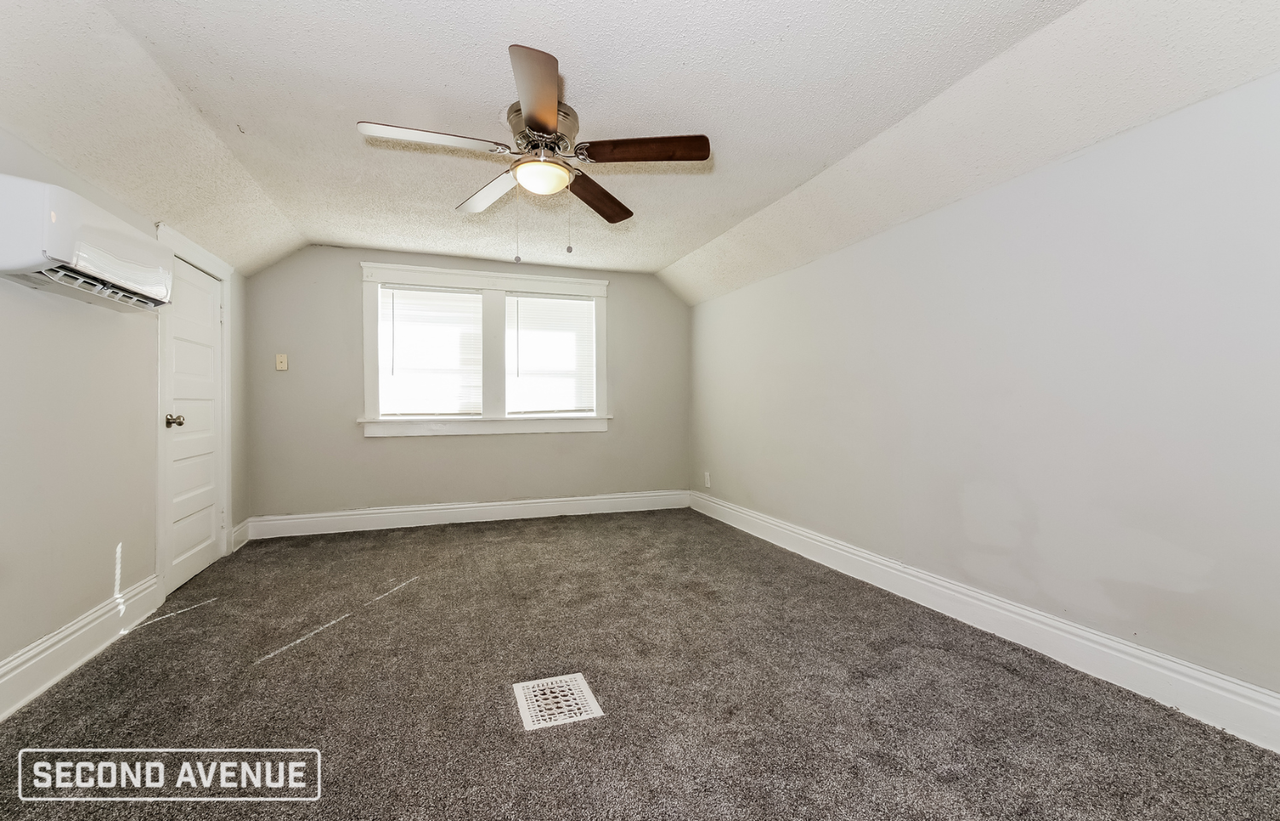 2530 Mersington Ave - Photo 7 of 16