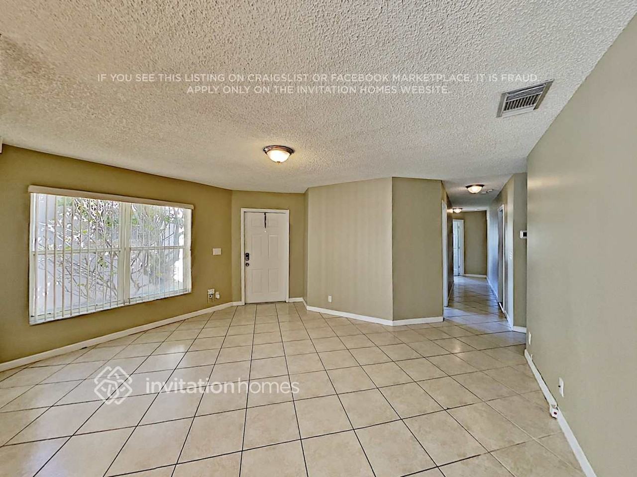 1156 Rialto Dr - Photo 3 of 14