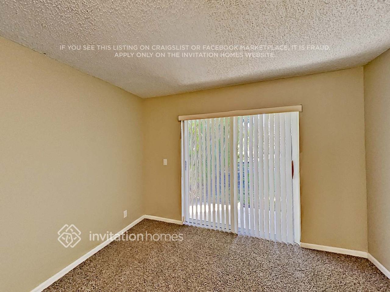 1156 Rialto Dr - Photo 4 of 14