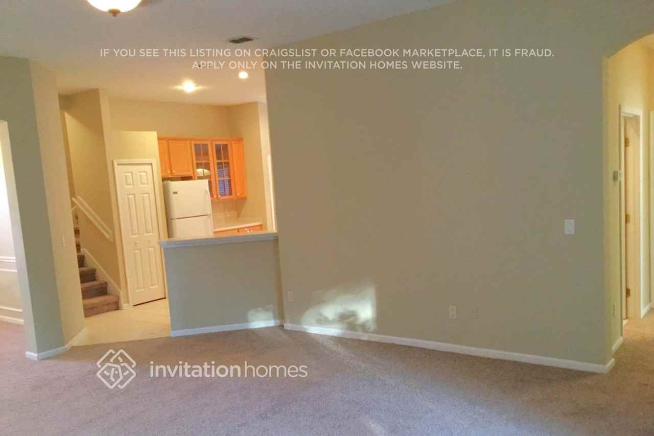 1620 Merroway Ln - Photo 4 of 13