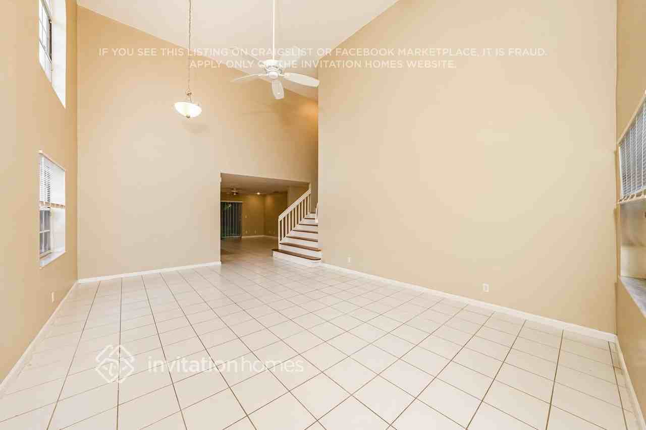 12400 Summer Springs Dr - Photo 4 of 18