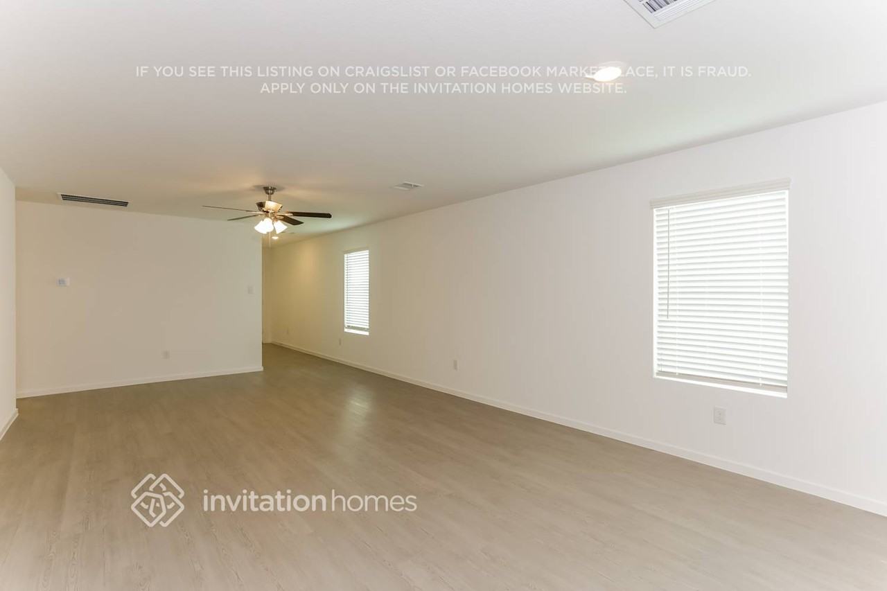 3148 Lynmar Ln - Photo 3 of 17