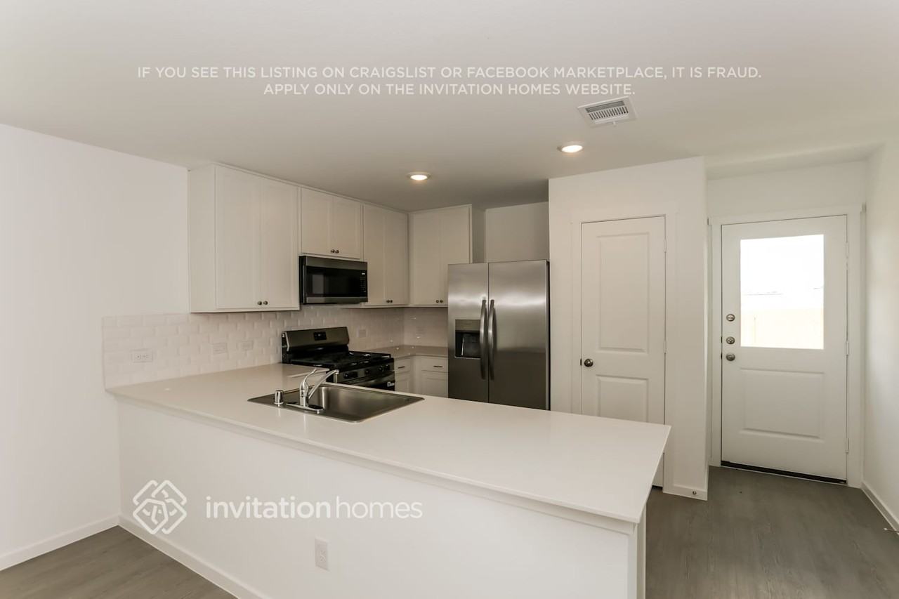3148 Lynmar Ln - Photo 5 of 17