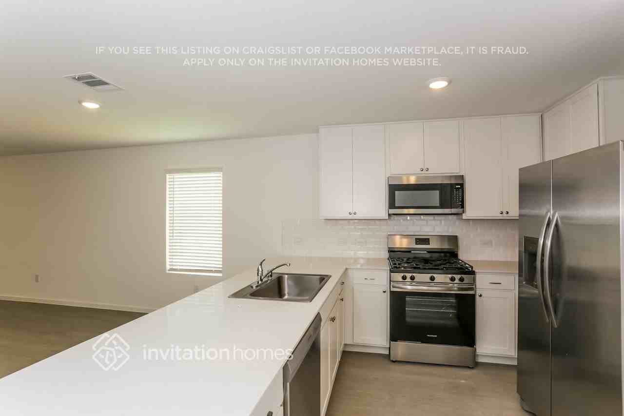 3148 Lynmar Ln - Photo 6 of 17