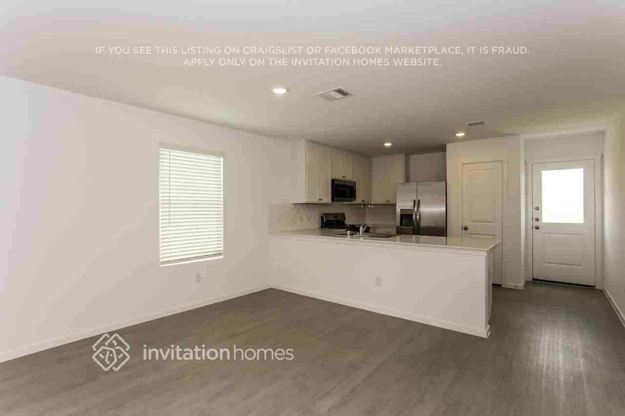 3148 Lynmar Ln - Photo 7 of 17