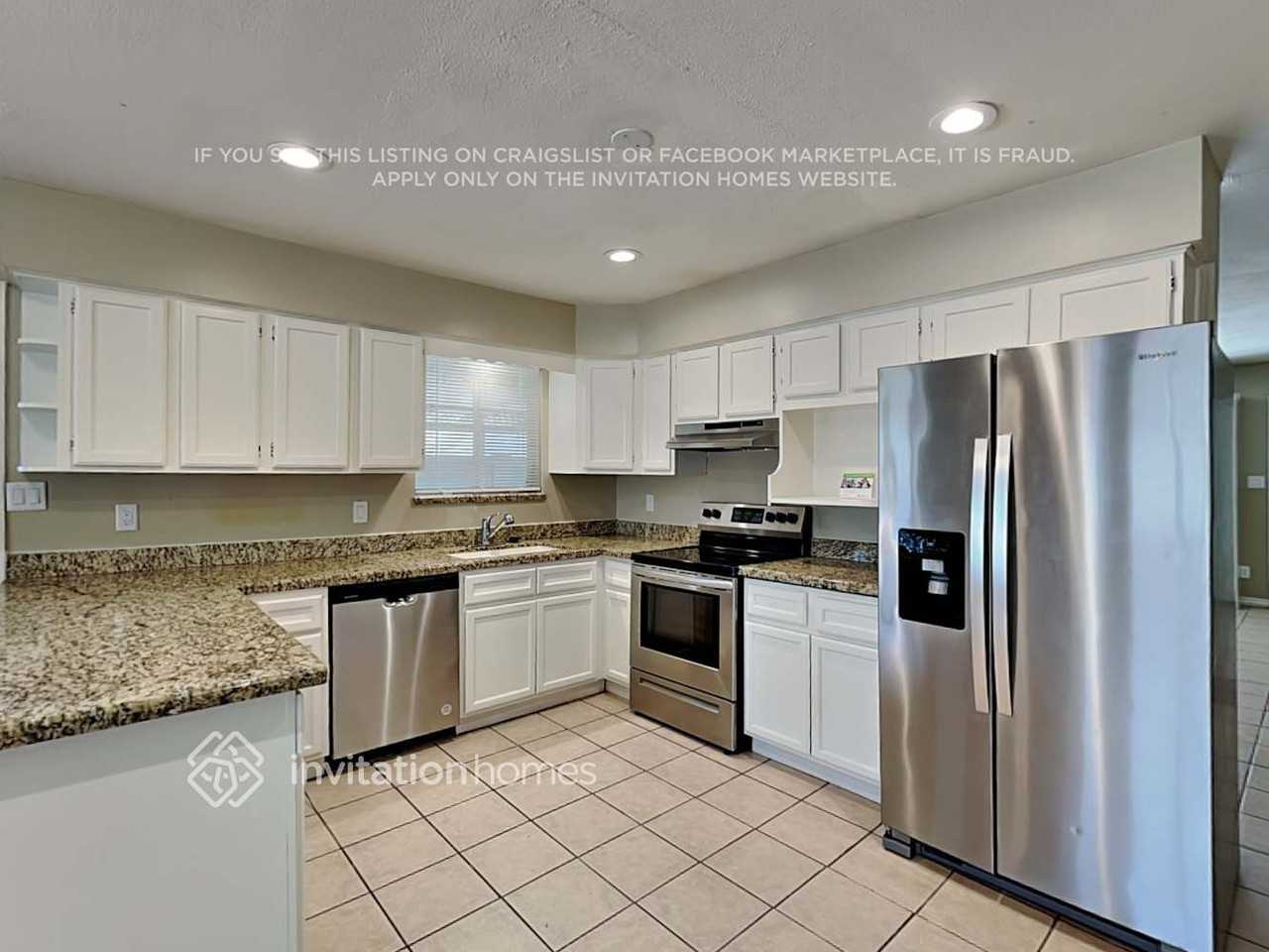 4122 W Echo Ln - Photo 7 of 19