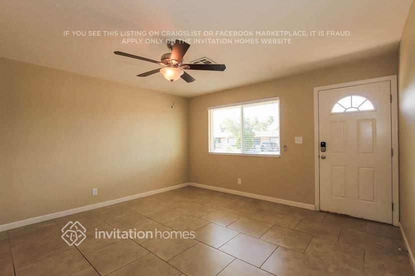 2307 E Hillery Dr - Photo 3 of 16