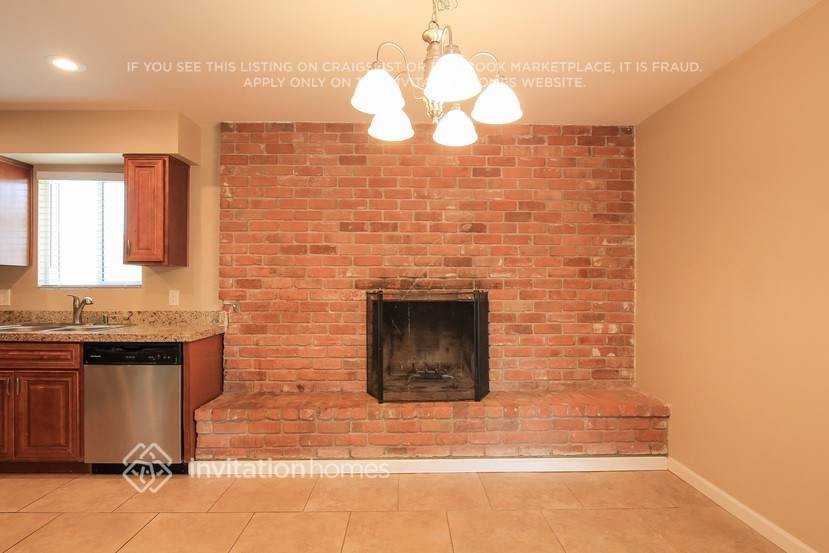 2307 E Hillery Dr - Photo 5 of 16
