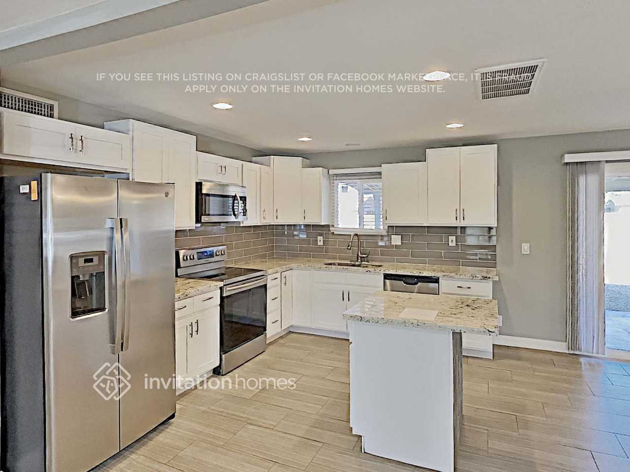 816 W 18th St - Photo 6 of 17