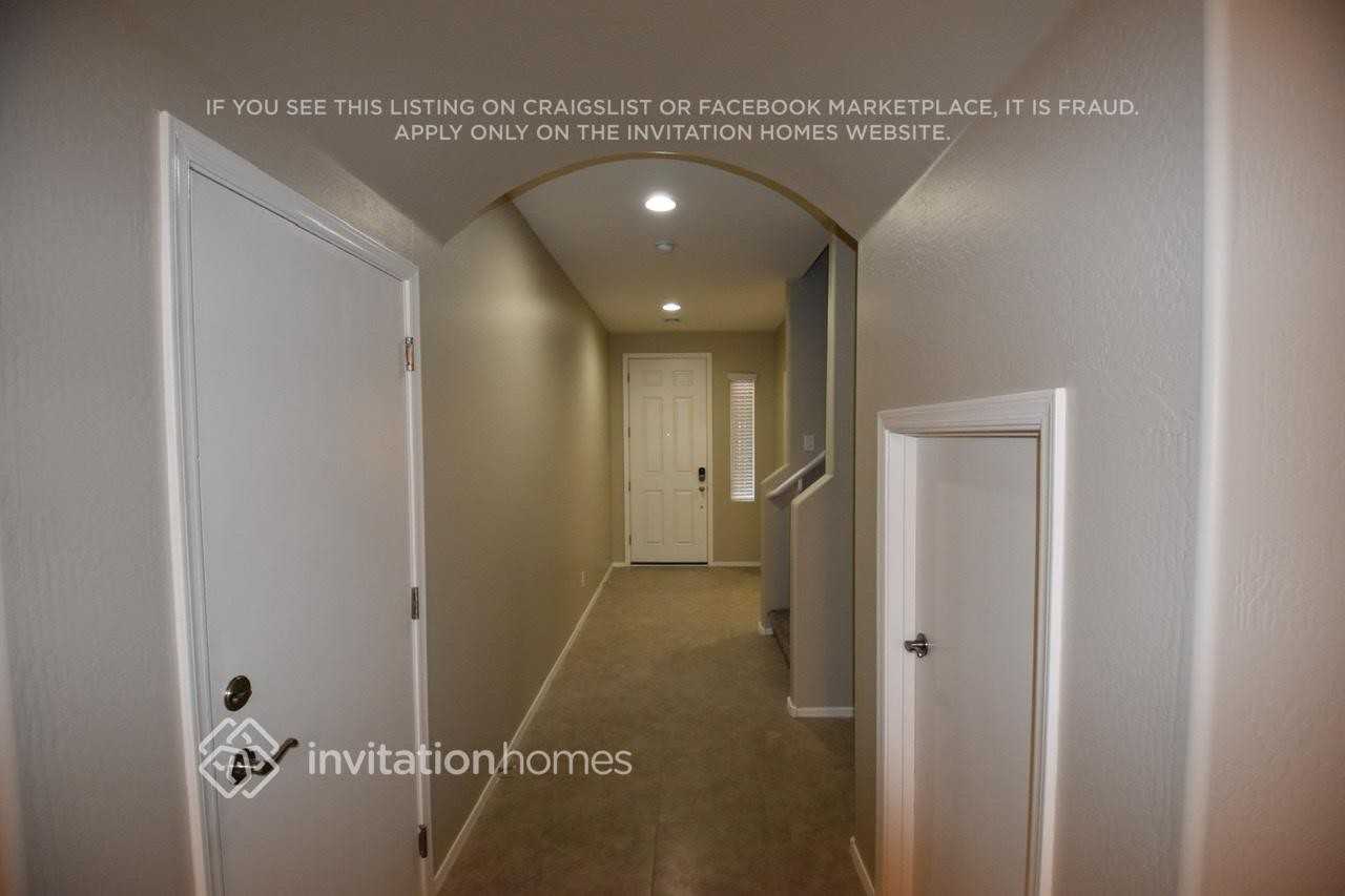 1344 E Palomino Way - Photo 2 of 17