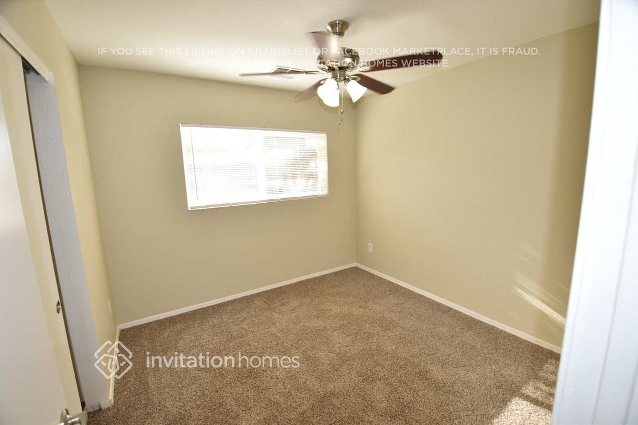 9016 E Gary Ln - Photo 7 of 12
