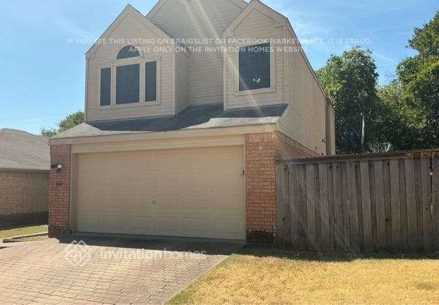 536 Majestic Park Ln - Photo 3 of 5