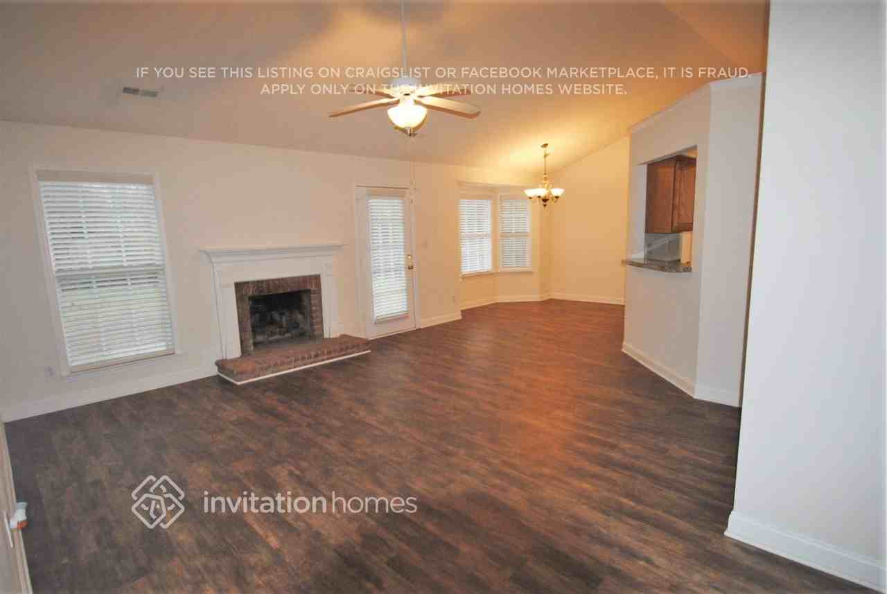 8427 Quail Hollow Dr - Photo 2 of 7