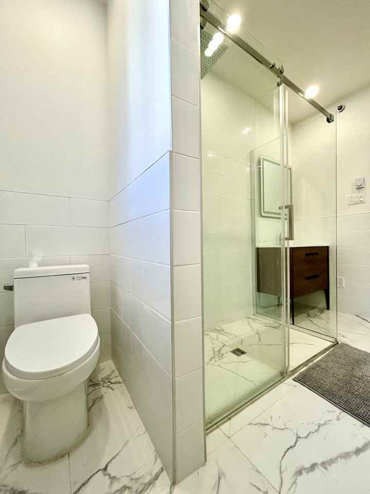 1103-1105 Avenue Laurier West - Photo 2 of 16