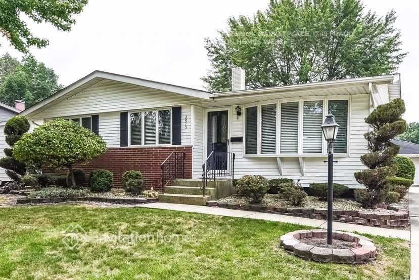 2915 188th Pl - Photo 3 of 21