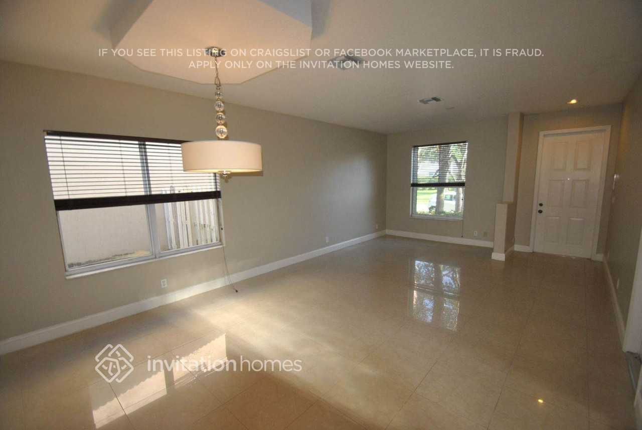 4238 Lake Tahoe Cir - Photo 2 of 14