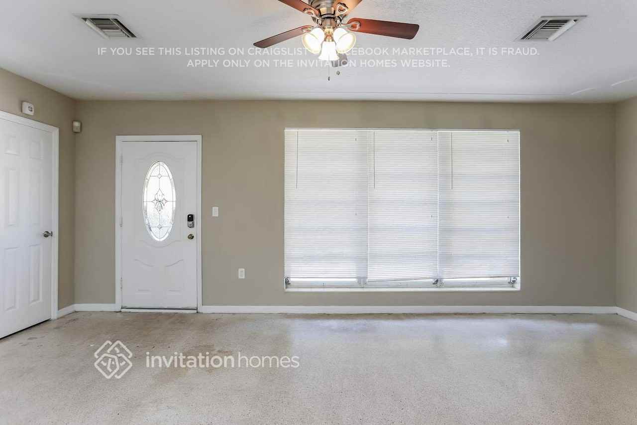 746 Eagle Way - Photo 4 of 21