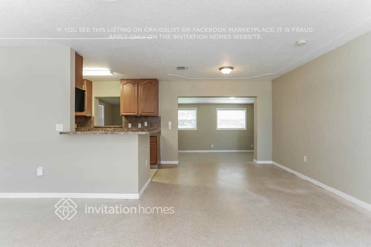 746 Eagle Way - Photo 6 of 21