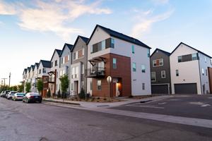 featured image of 580 39th St