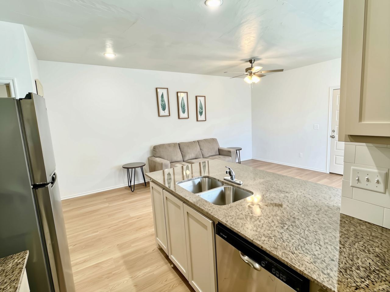 1301 Sw New York Ave #2 - Photo 3 of 10