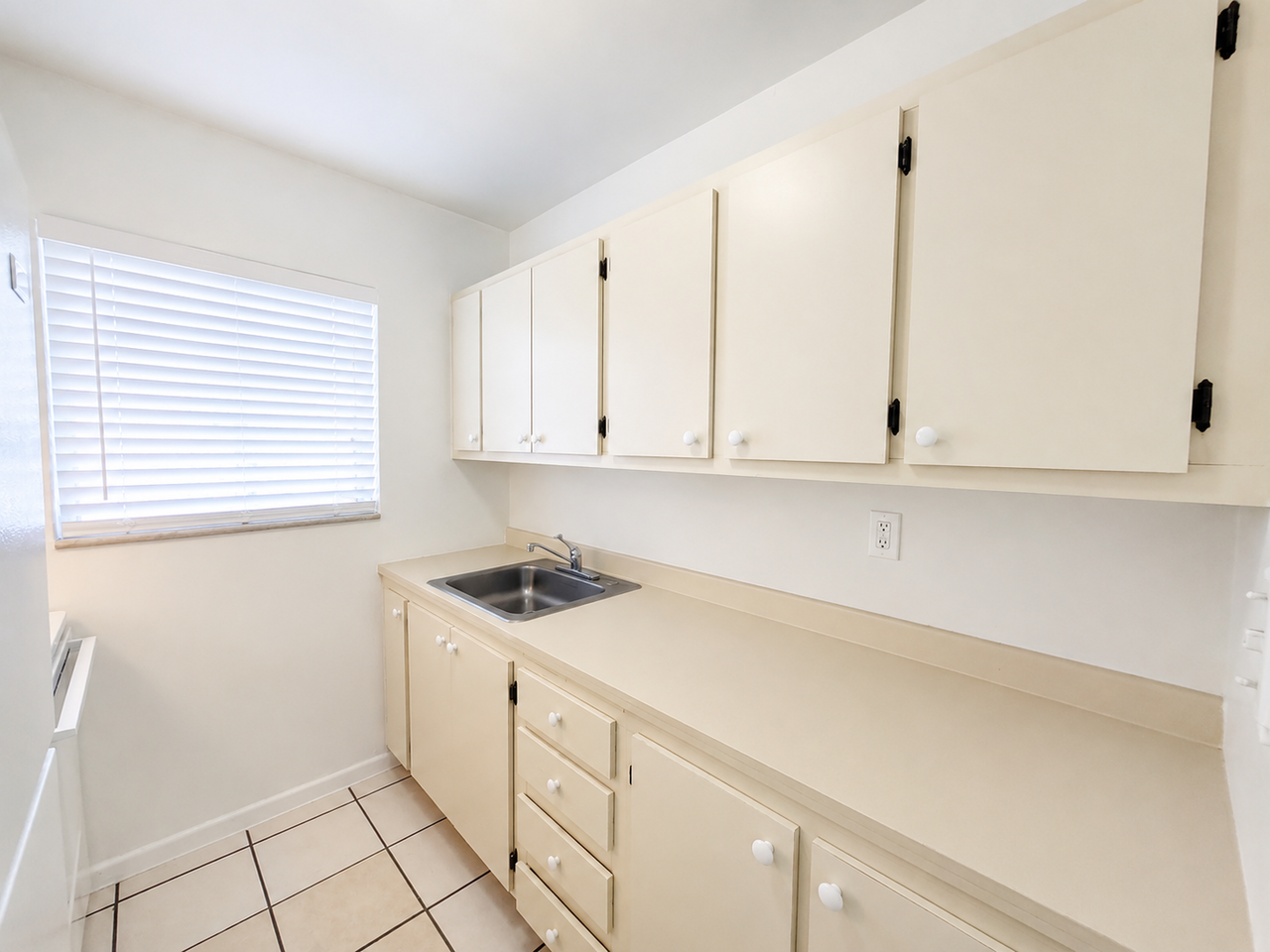 2306 NW 9 Ave - Photo 7 of 22