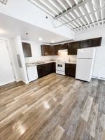 featured image of 915 S Superior St