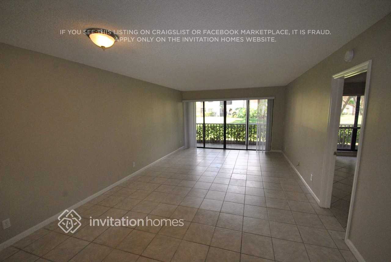 427 Brackenwood Ln N - Photo 2 of 11