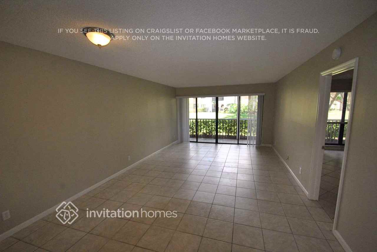 427 Brackenwood Ln N - Photo 3 of 11