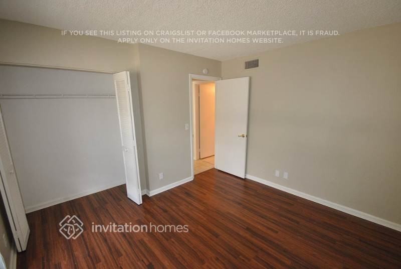 427 Brackenwood Ln N - Photo 4 of 11