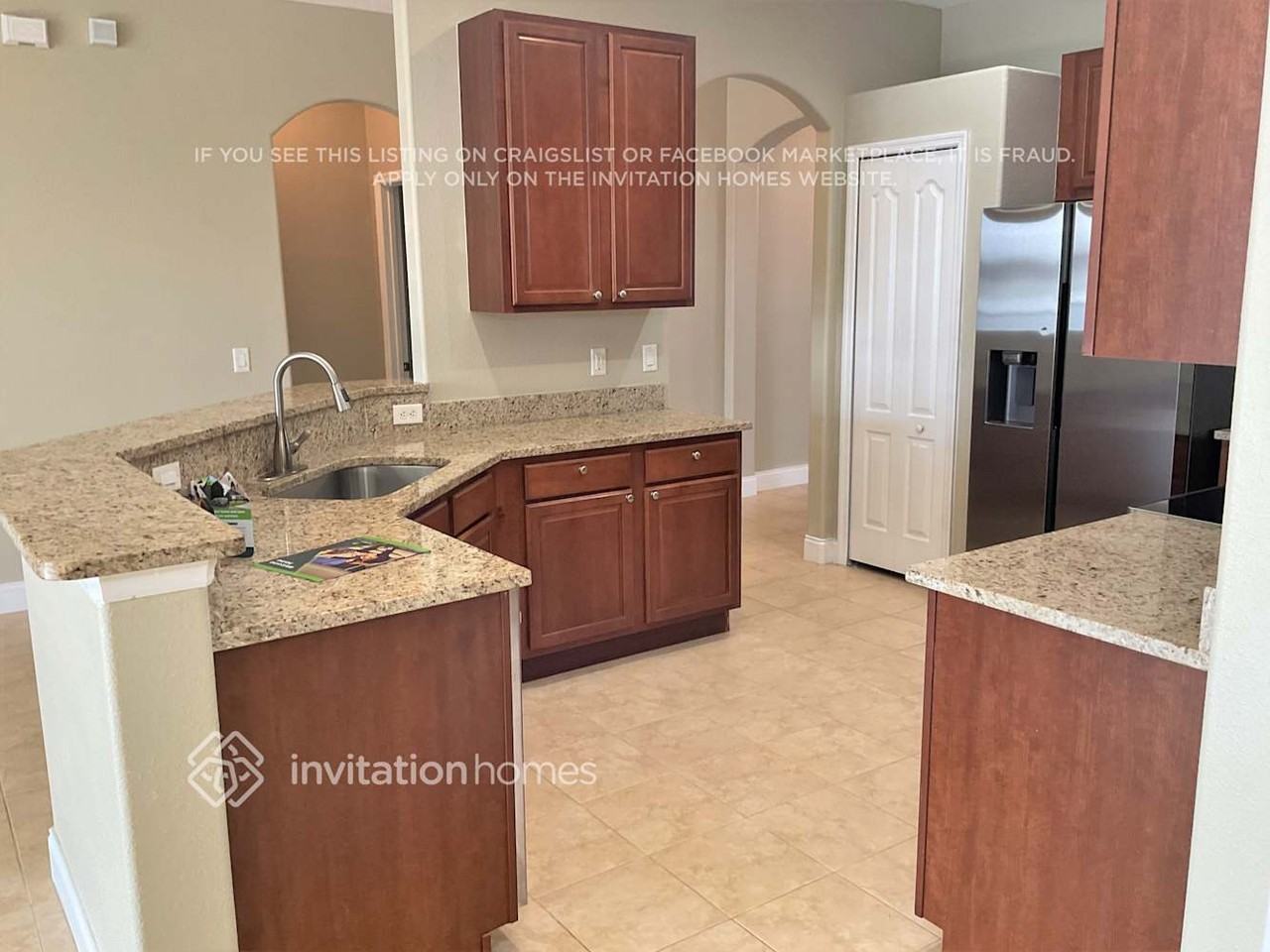 3263 Hawthorne Ave - Photo 3 of 15